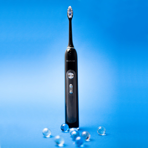 Черная зубная щетка Revyline RL 010 с 5 режимами и 3 насадками - Изображение #1, Объявление #1734045